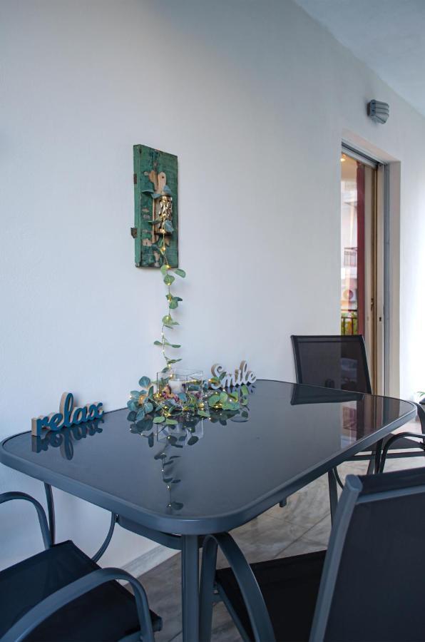 Homey Comfort Apartments Атина Екстериор снимка